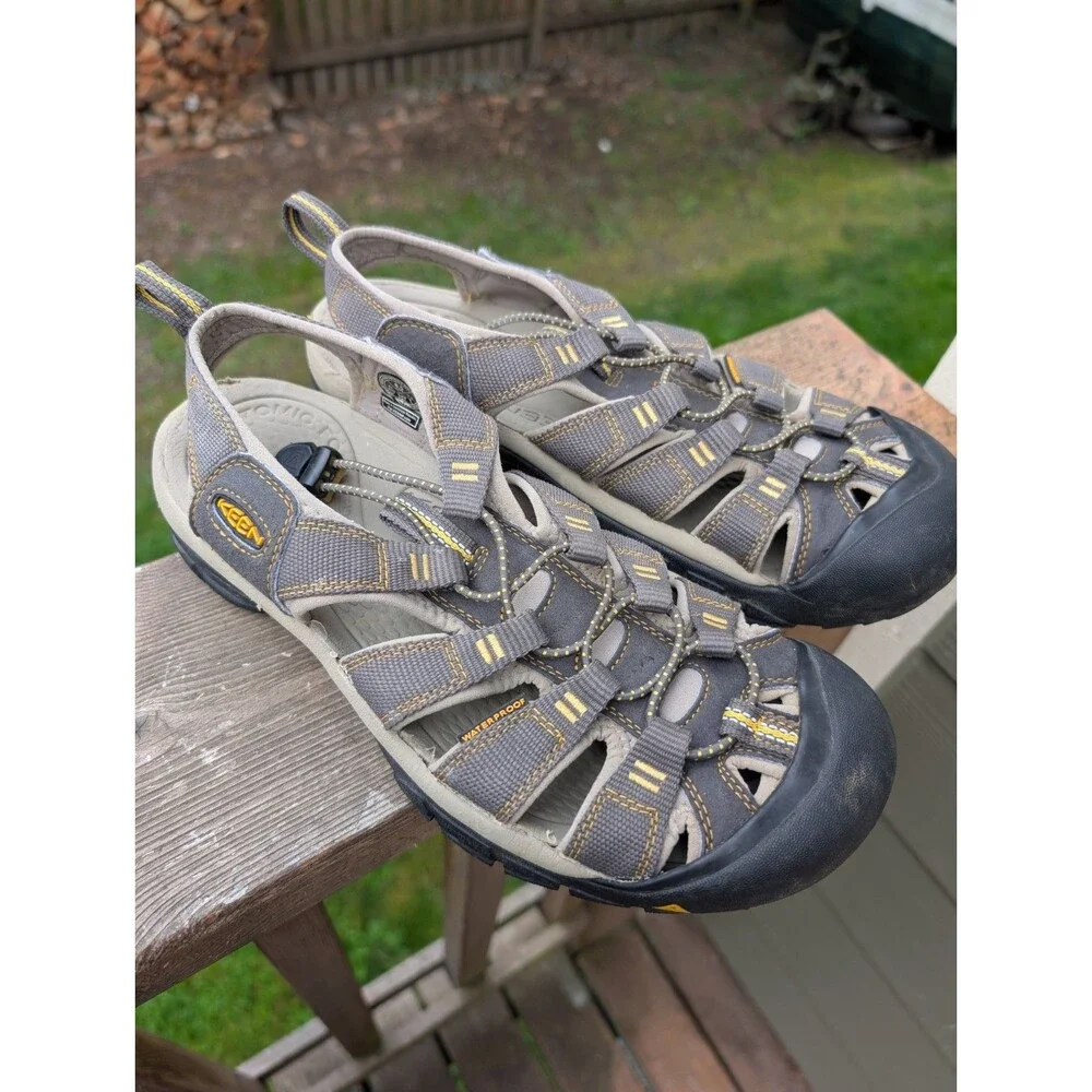 Keen Newport H2 Mens Sandals Size 8.5 Waterproof Slingback Hiking Shoes Gray Tan